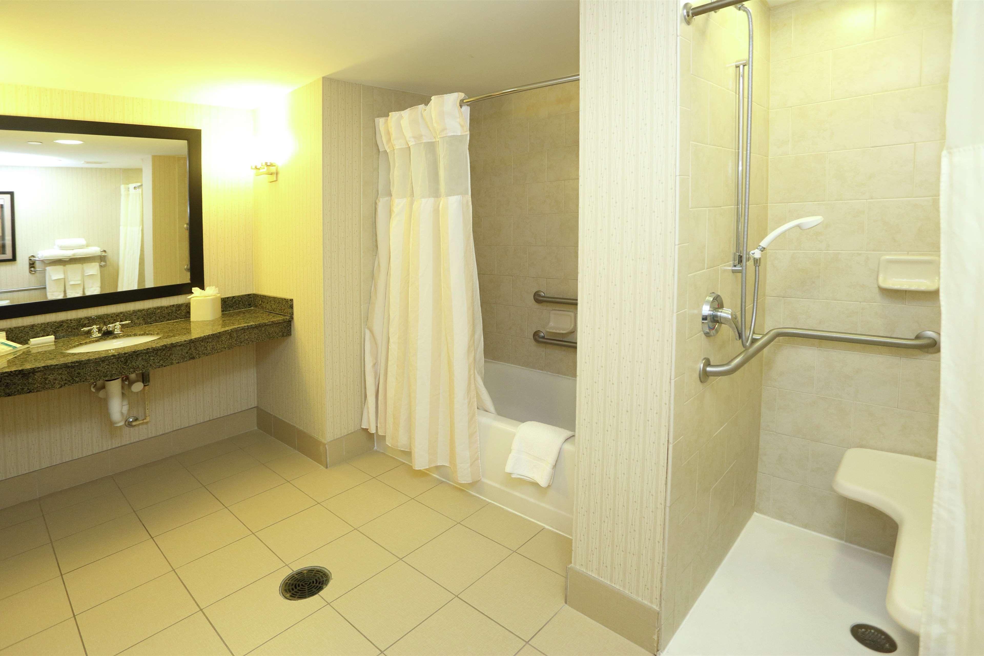 Hilton Garden Inn Chesapeake/Suffolk Exterior photo