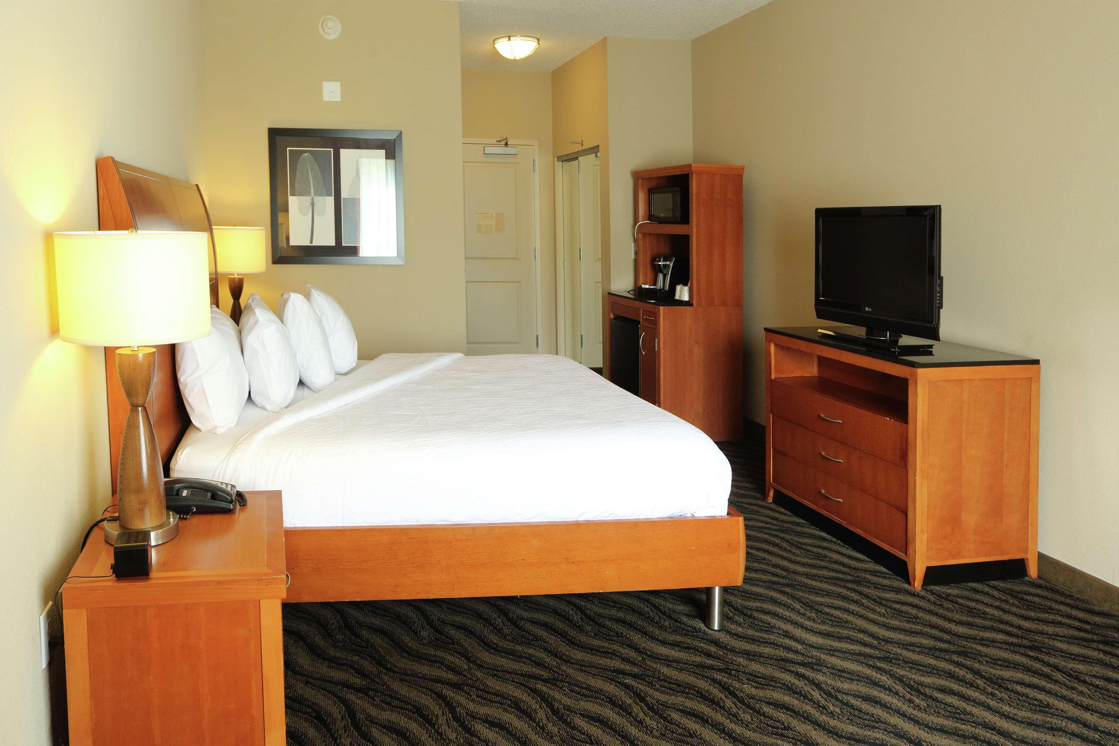 Hilton Garden Inn Chesapeake/Suffolk Exterior photo